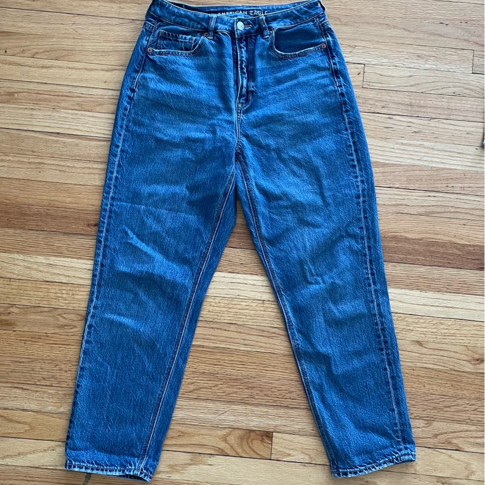 American Eagle High rise jeans size 8, like new condition